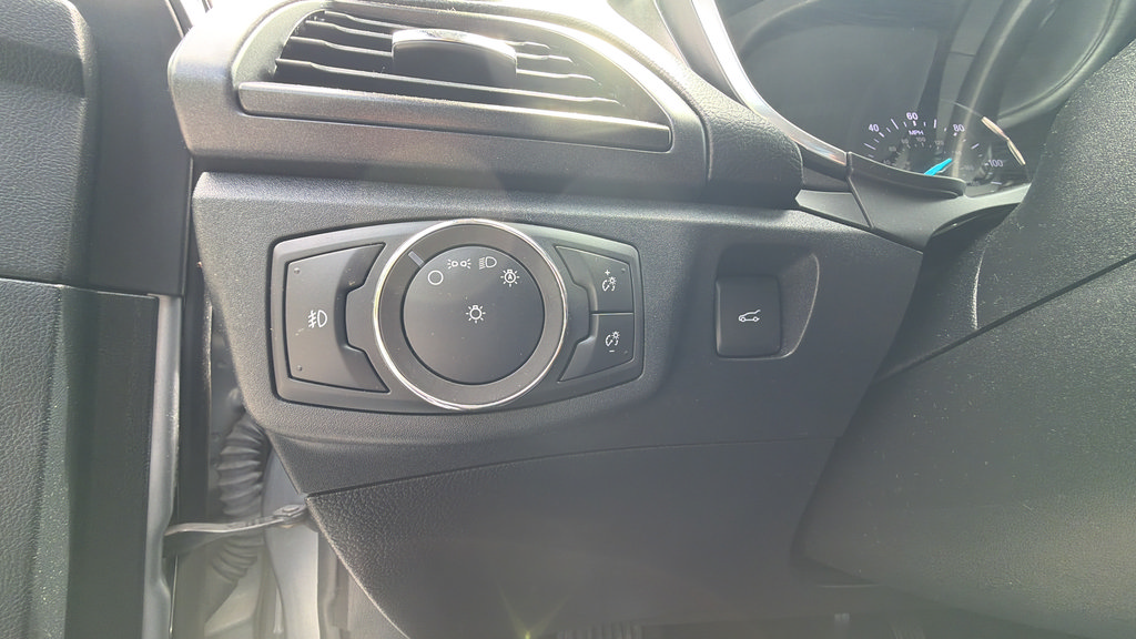 Used 2020 Ford Fusion Energi Titanium FWD image 19