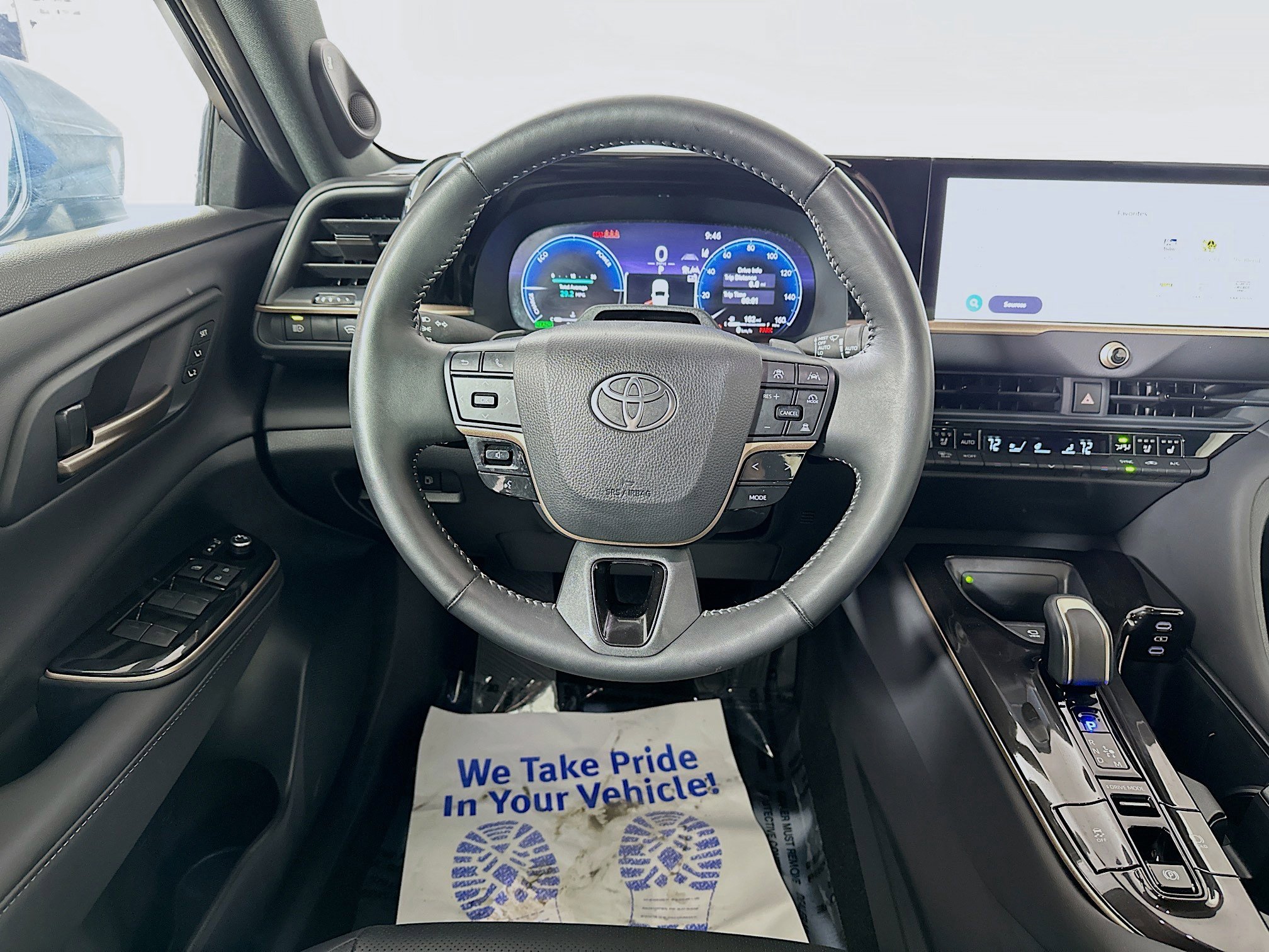 Used 2025 Toyota Crown Platinum image 21