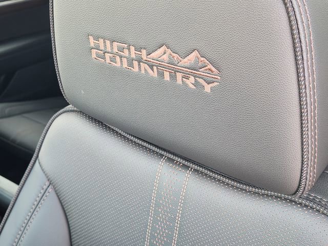 New 2026 Chevrolet Suburban High Country image 39