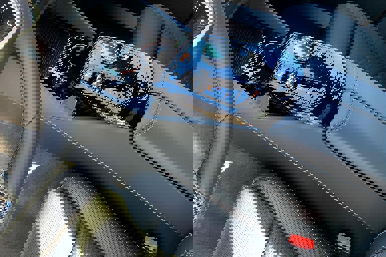 Used 2026 BMW 550e xDrive w/ Executive Package image 8