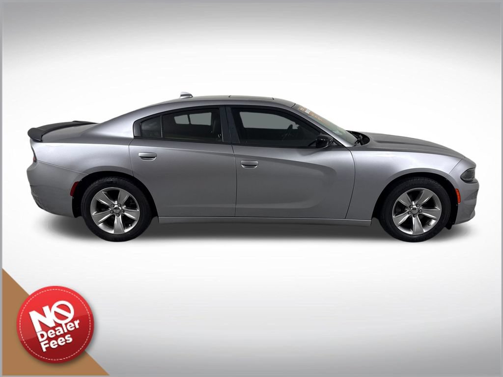 Used 2016 Dodge Charger SXT w/ Premium Group RWD image 2