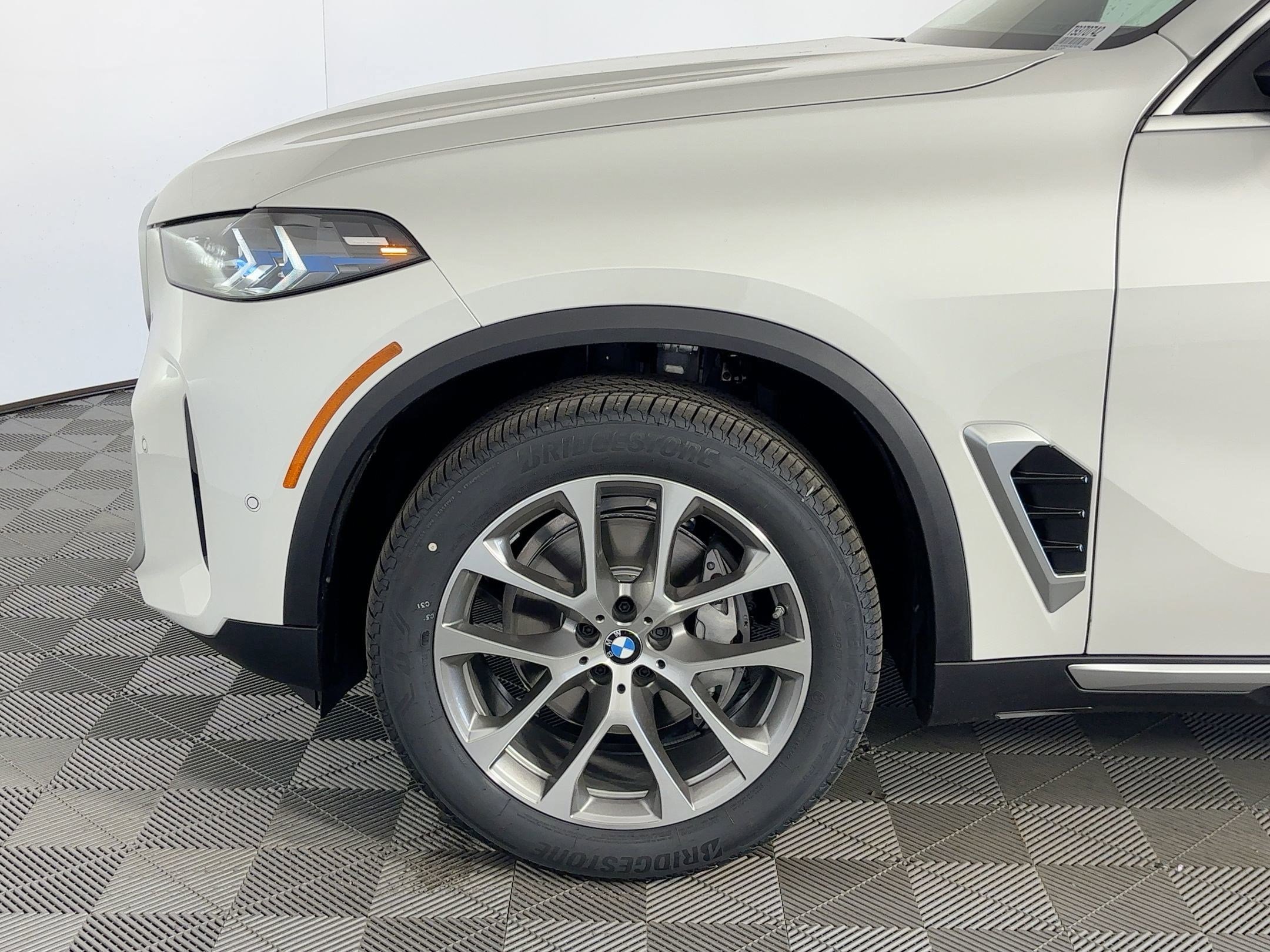 Used 2026 BMW X5 sDrive40i w/ Premium Package RWD image 10