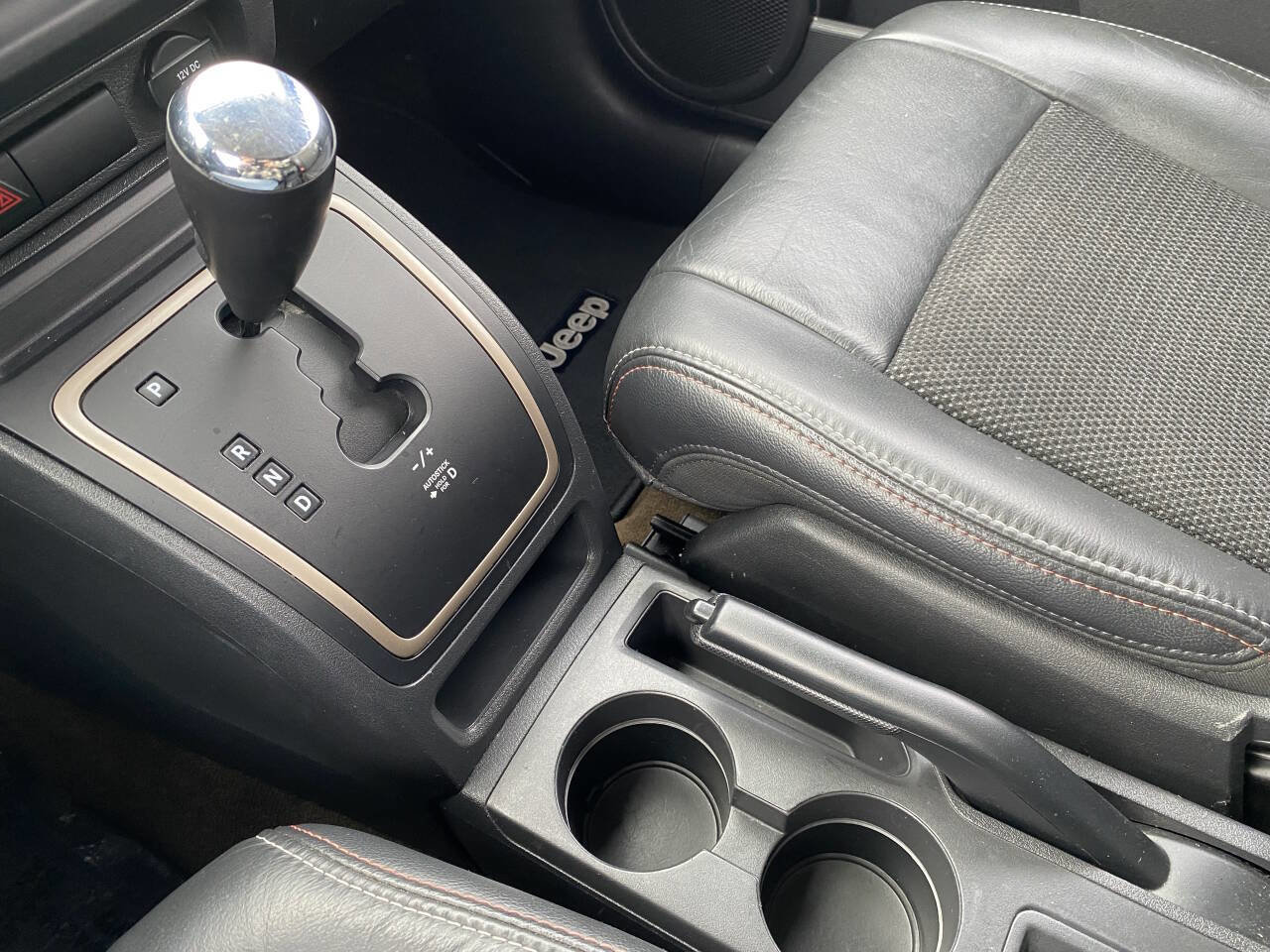 Used 2017 Jeep Compass 75th Anniversary w/ Power Value Group image 31