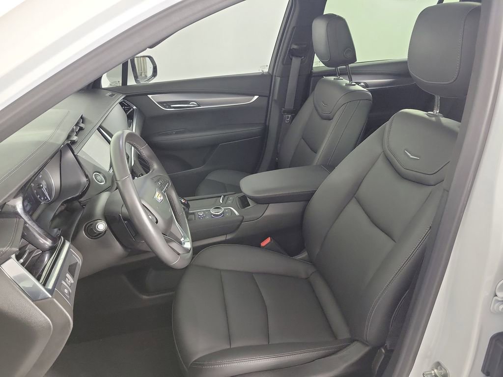 Certified 2024 Cadillac XT6 Luxury w/ LPO, Floor Liner Package image 17