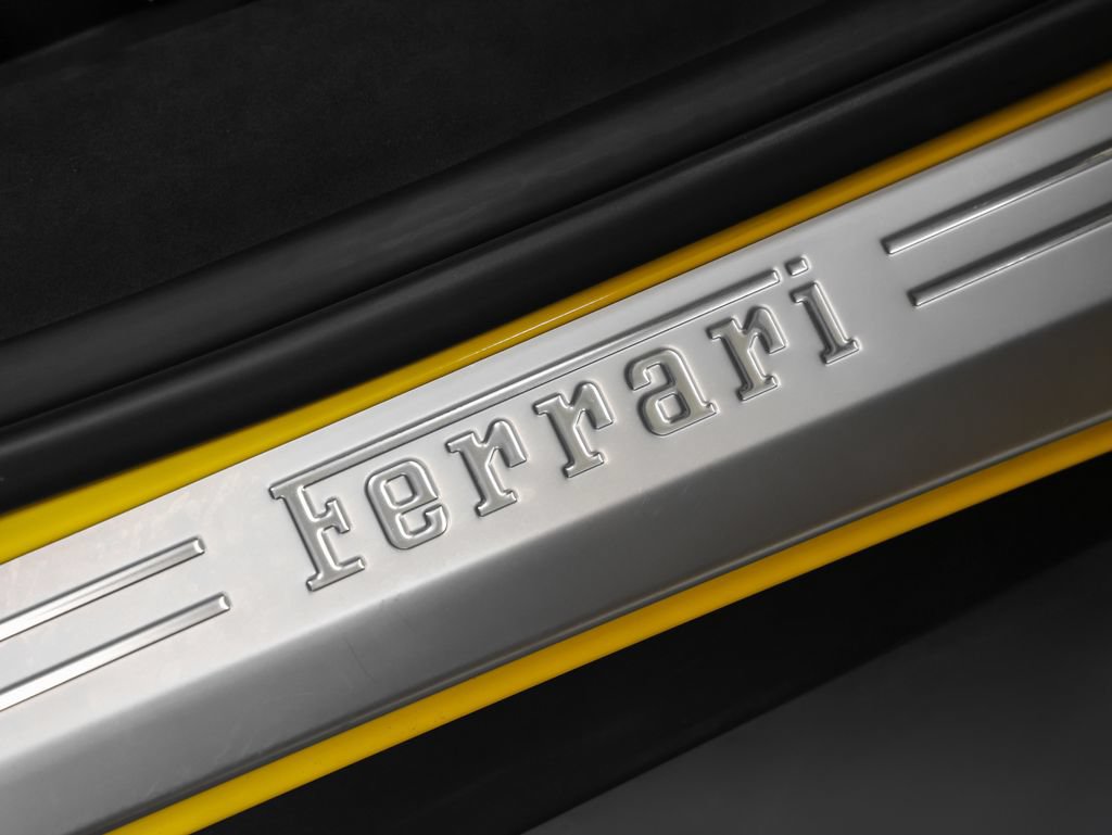 Used 2010 Ferrari 458 Italia Coupe RWD image 19