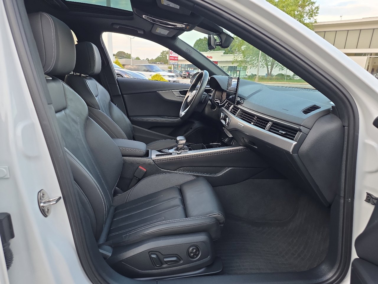 Used 2023 Audi A4 2.0T Premium Plus w/ Premium Plus Package image 31