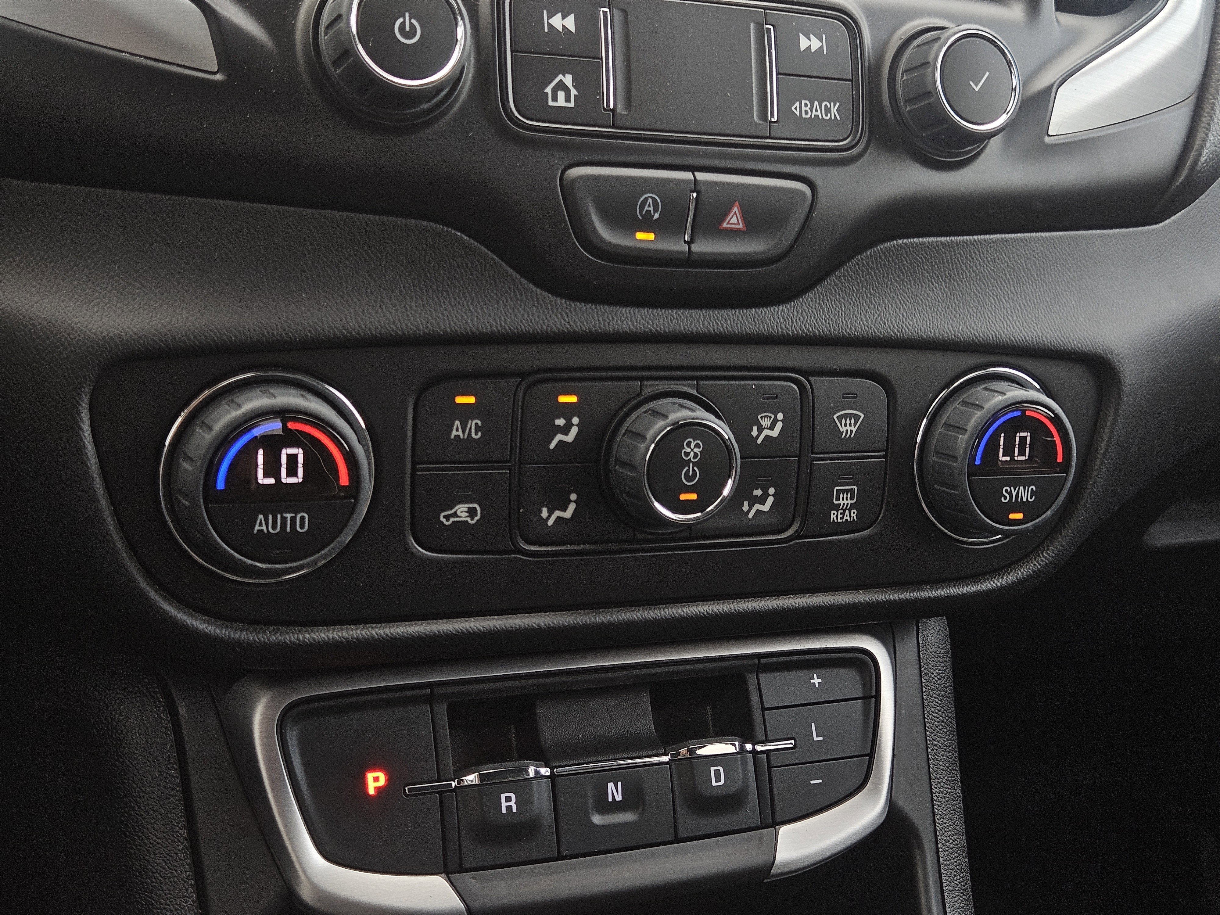 Used 2023 GMC Terrain SLT FWD image 24