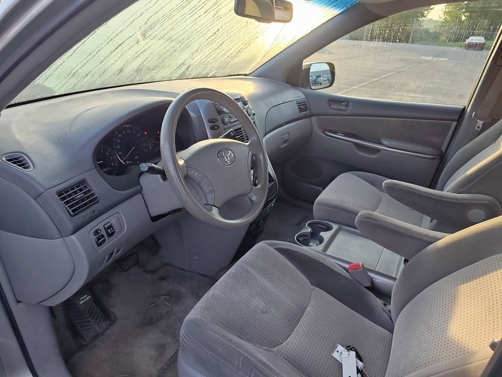 Used 2010 Toyota Sienna LE FWD image 8