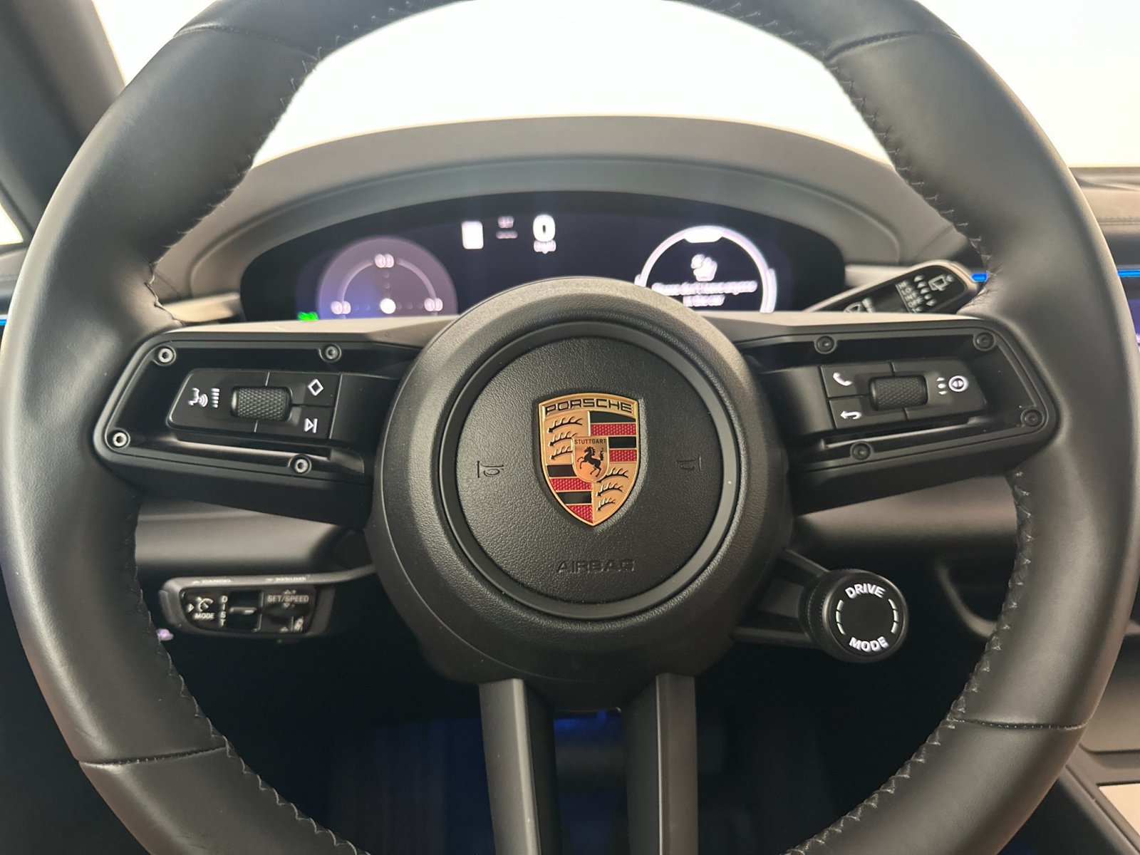 Certified 2024 Porsche Macan 4 Electric AWD/4WD image 23