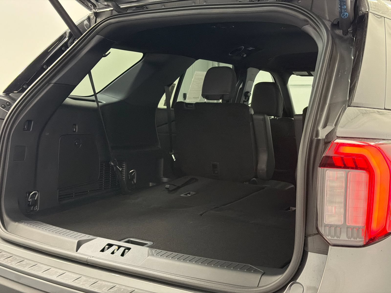 New 2027 Ford Explorer Active w/ Active Comfort Package AWD/4WD image 9