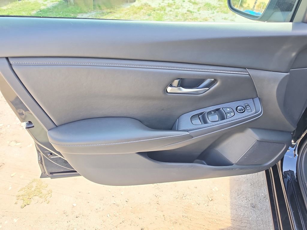 Used 2024 Nissan Sentra SV FWD image 16