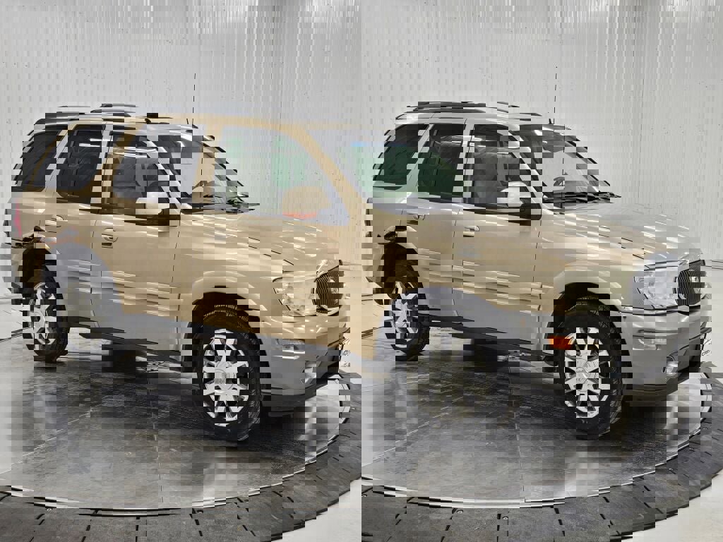 Used 2004 Buick Rainier CXL image 33