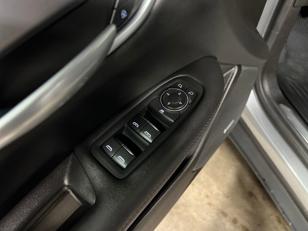 New 2026 Cadillac XT5 Luxury w/ LPO, Floor Liner Package AWD/4WD image 16