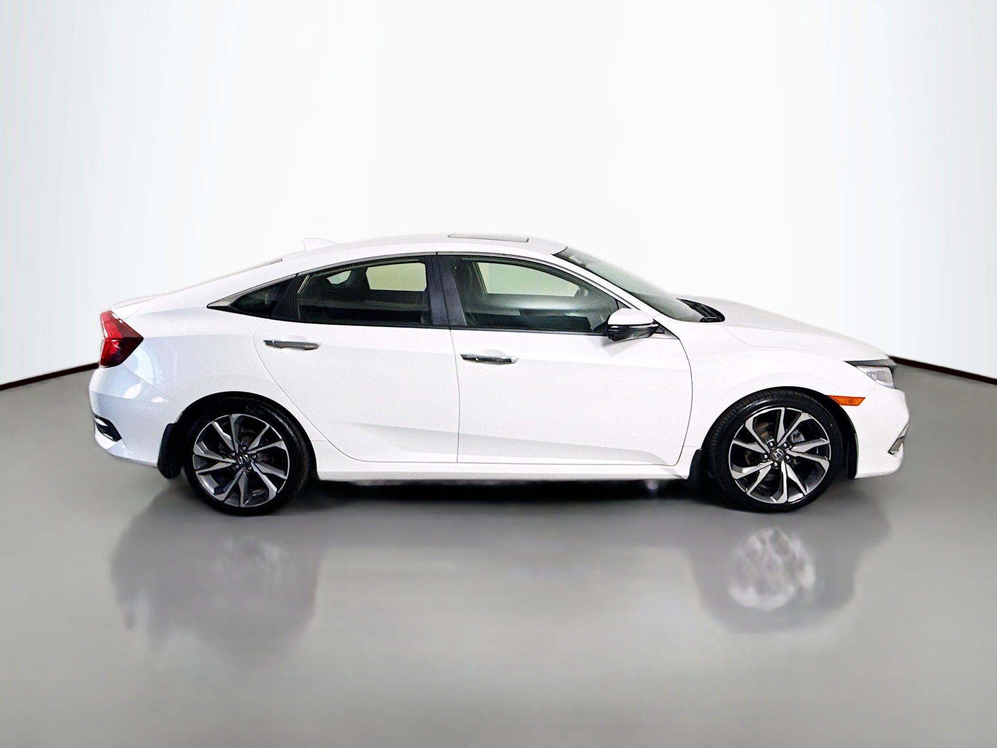 Used 2019 Honda Civic Touring image 11