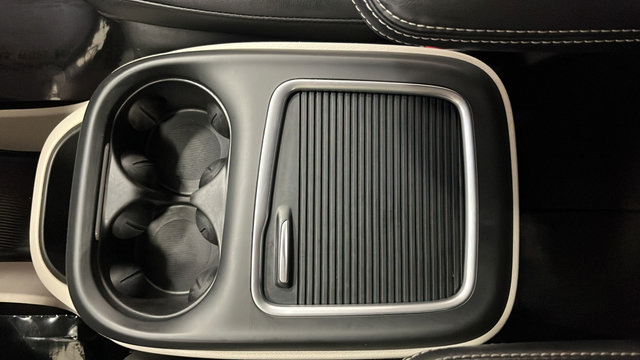 Used 2024 Chrysler Pacifica Touring-L FWD image 19