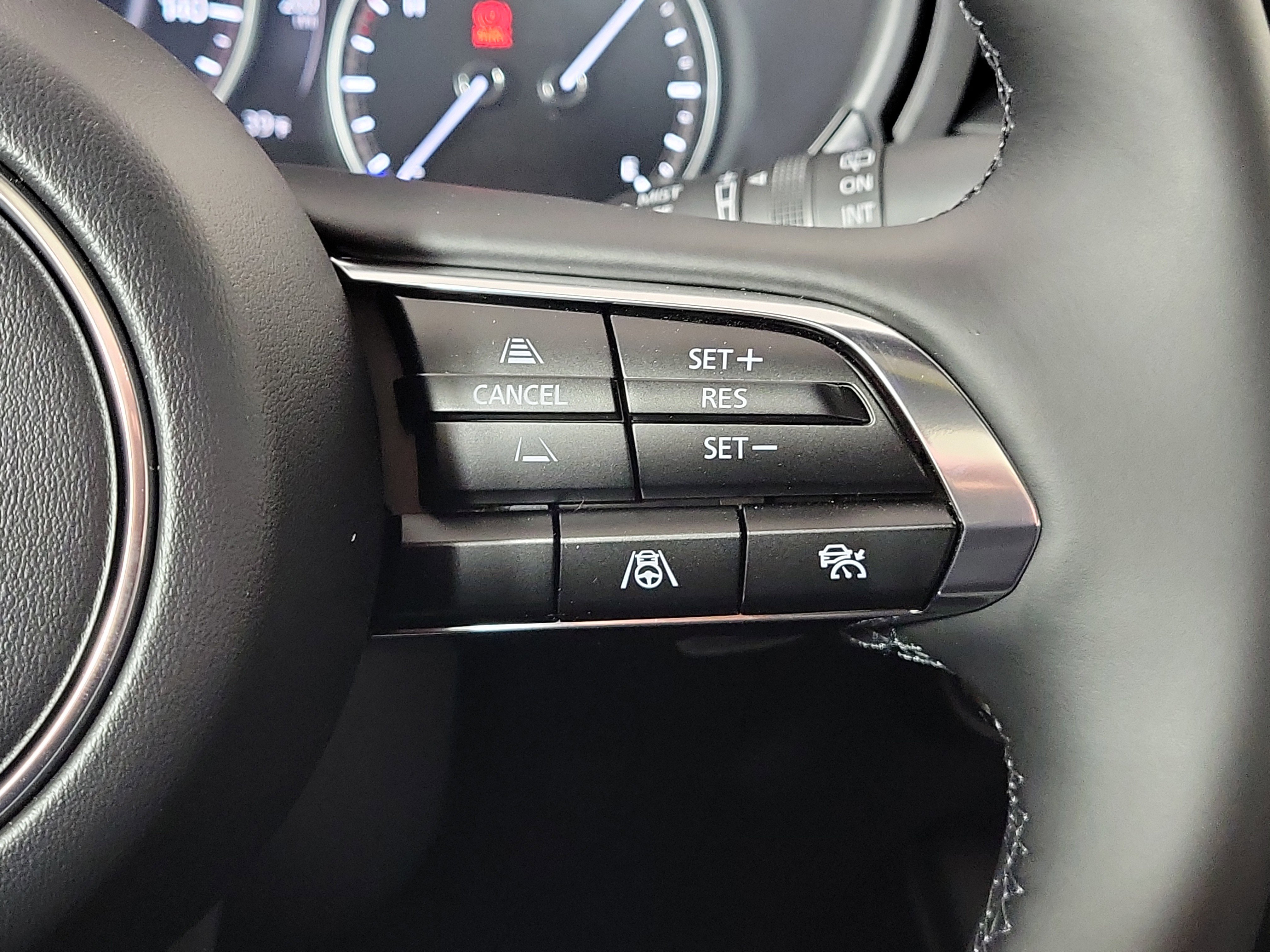 New 2026 MAZDA MAZDA3 Hatchback w/Premium Plus Pkg image 16