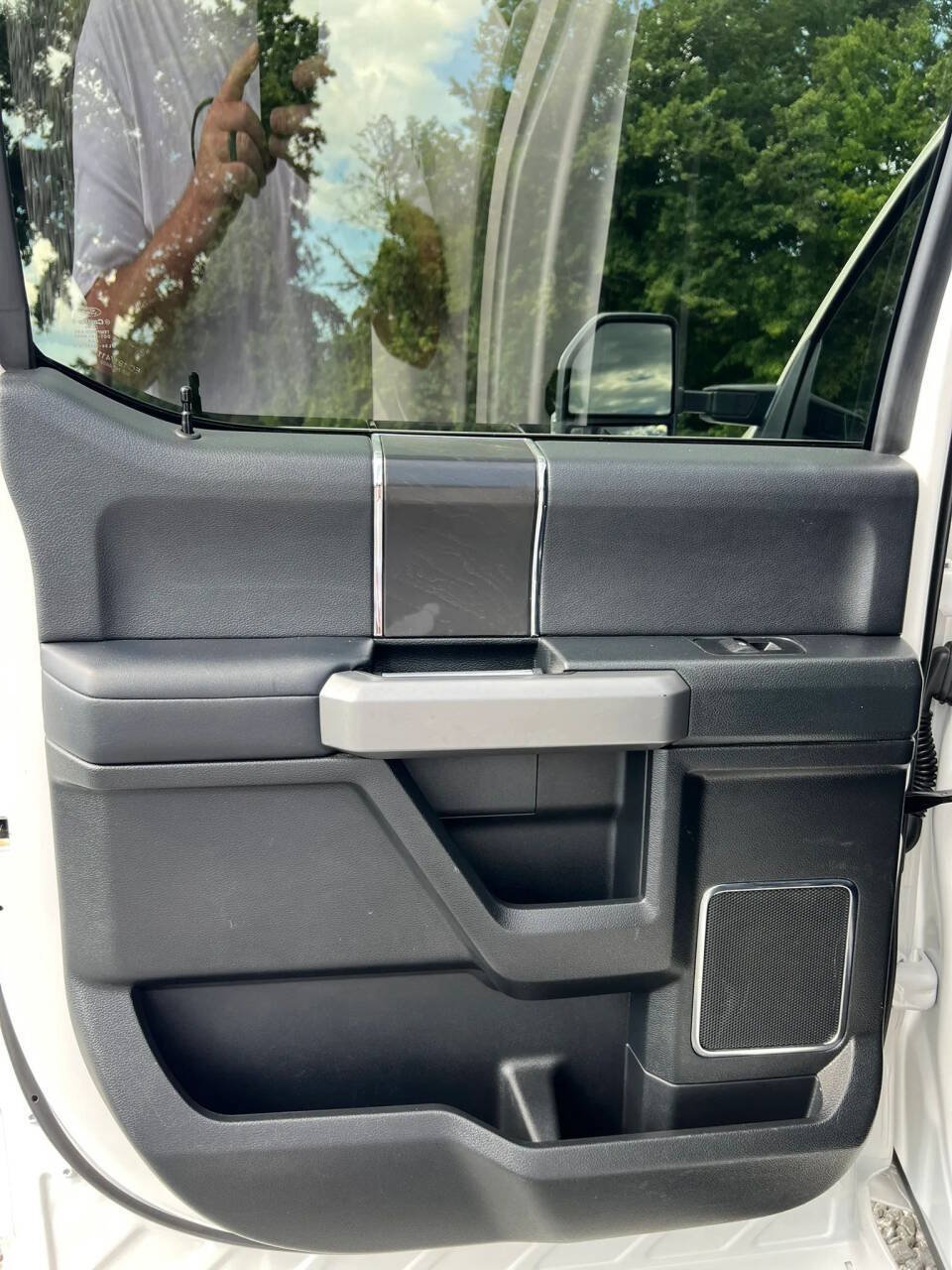 Used 2019 Ford F350 Platinum w/ Platinum Ultimate Package AWD/4WD image 18