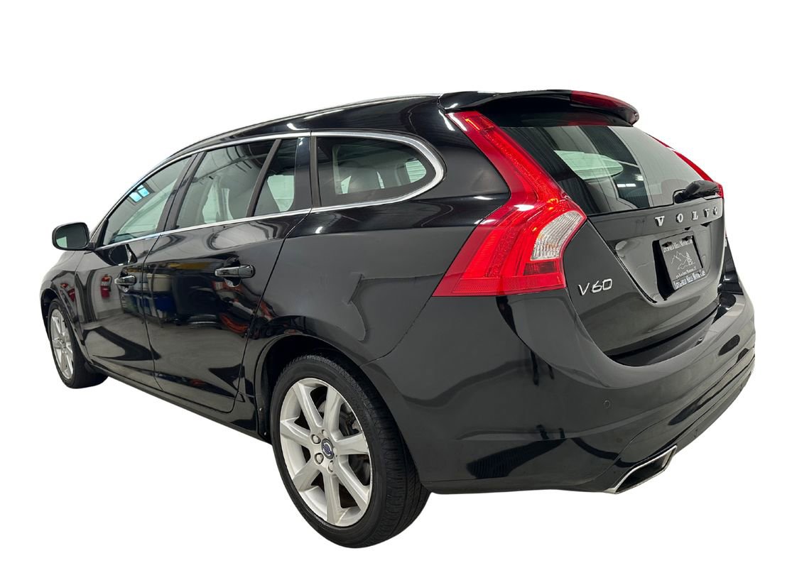Used 2017 Volvo V60 T5 Platinum w/ Climate Package image 6