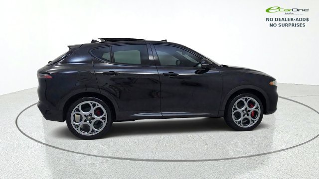 Used 2024 Alfa Romeo Tonale Veloce AWD/4WD image 9
