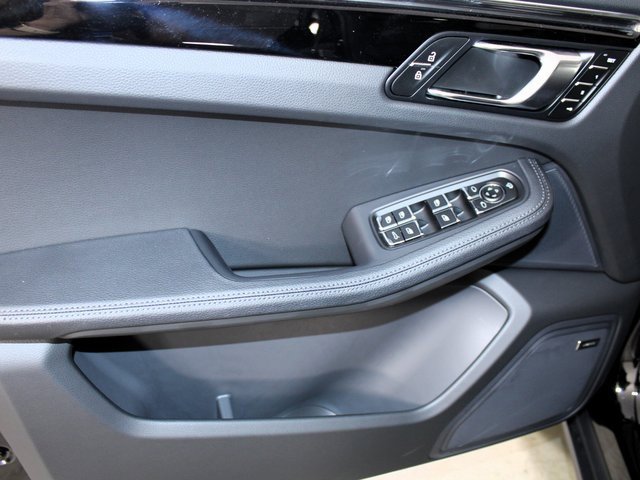 New 2025 Porsche Macan image 19