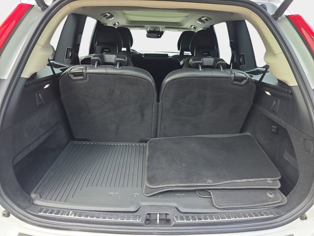 Used 2020 Volvo XC90 T5 Momentum w/ Protection Package Premier AWD/4WD image 14