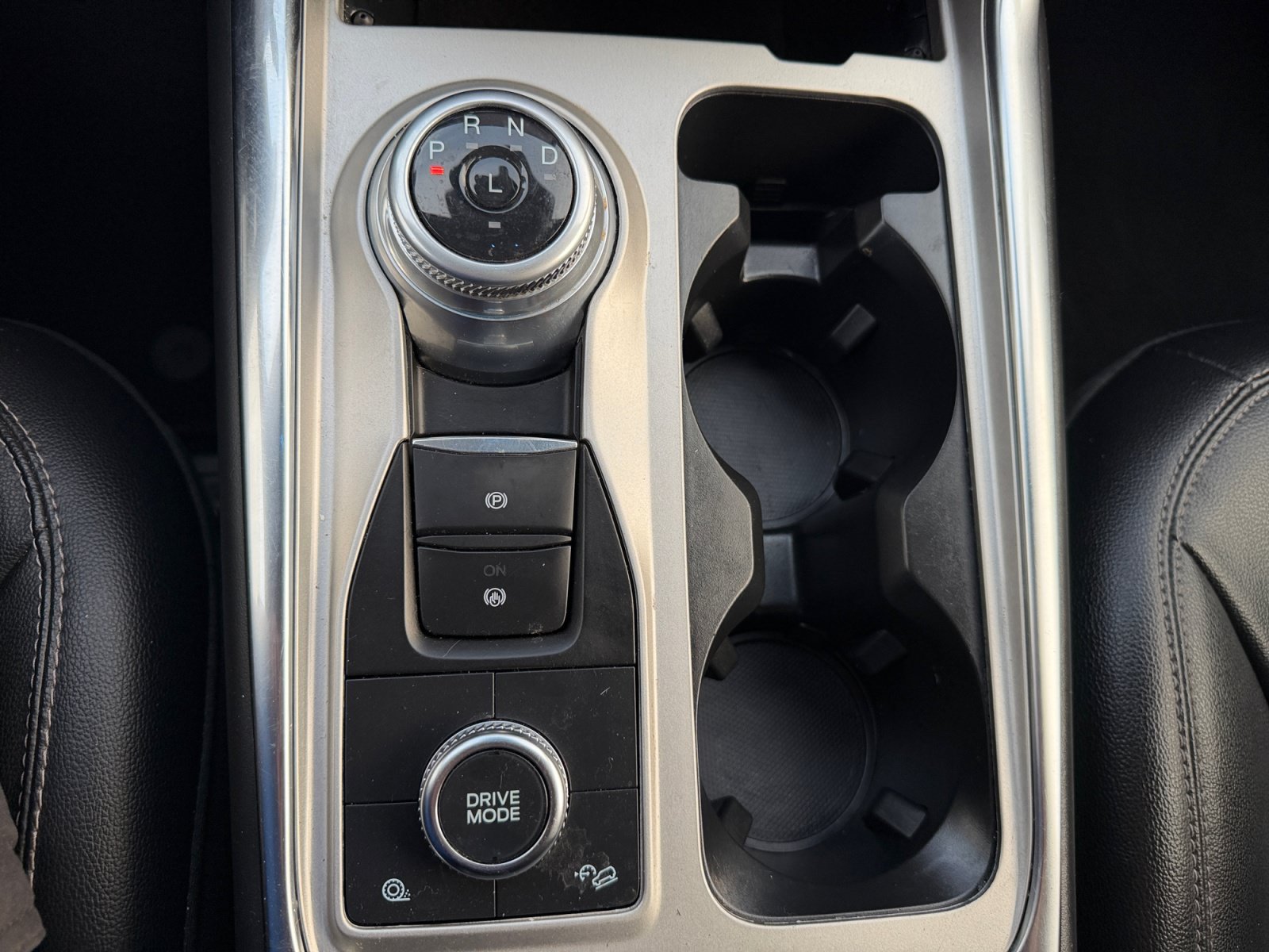 Used 2023 Ford Explorer Limited AWD/4WD image 26
