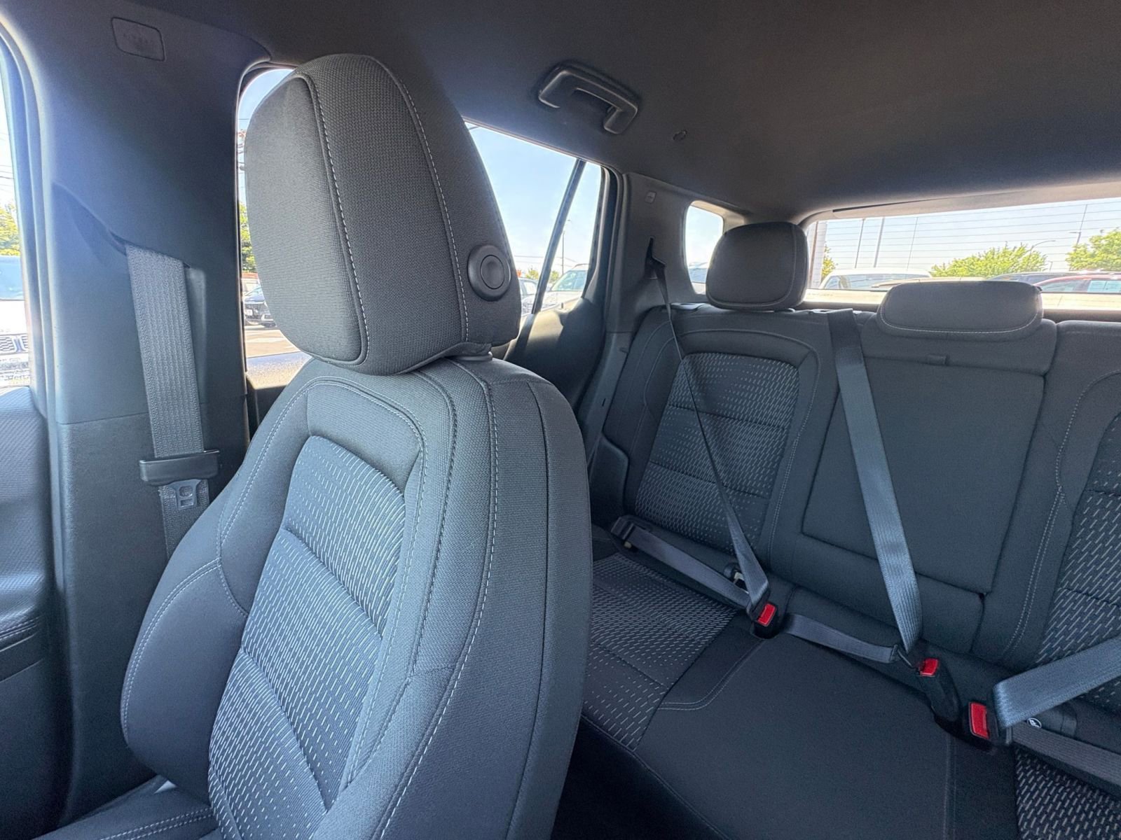 Used 2025 Chevrolet Equinox LT FWD image 40