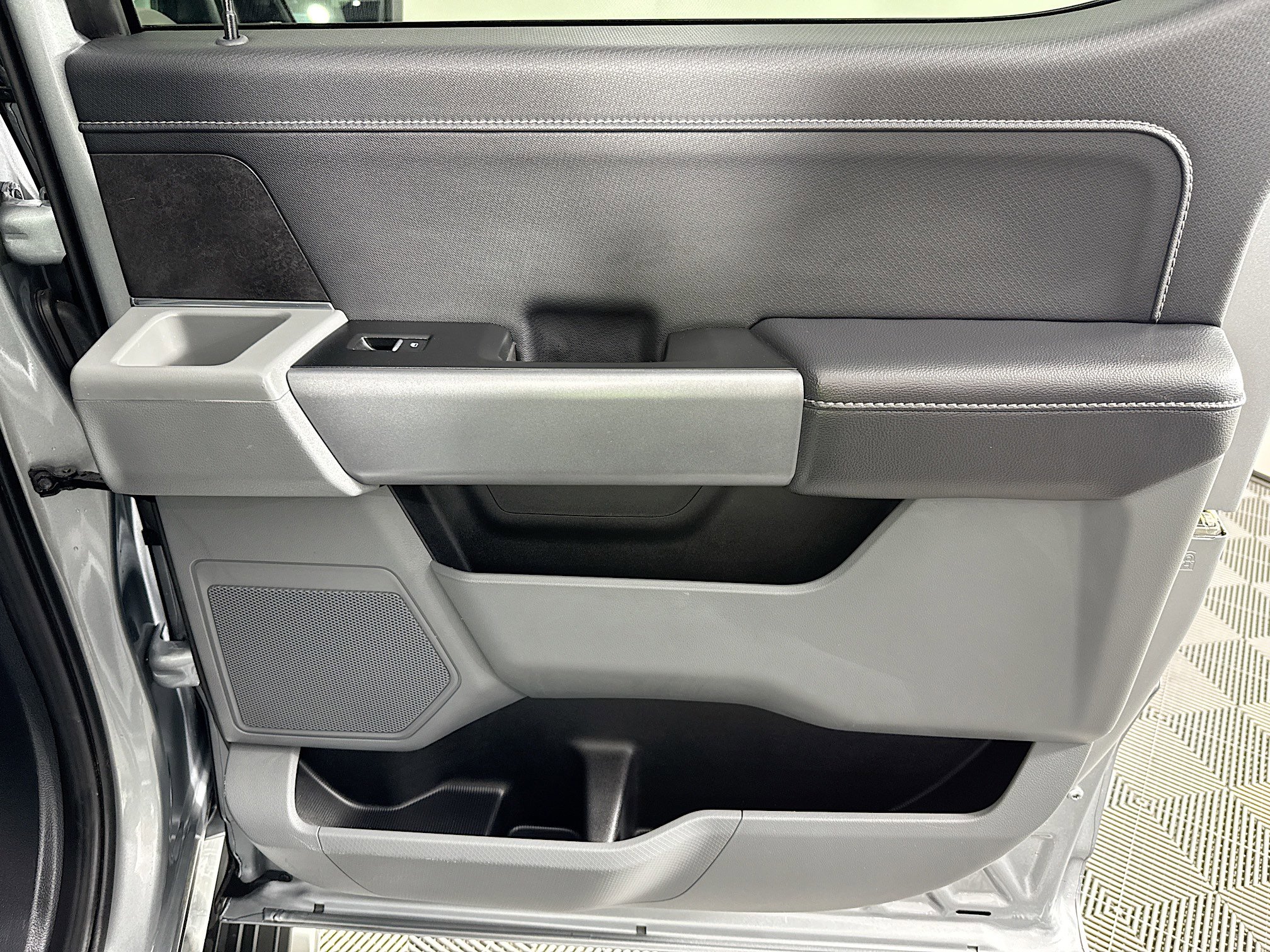 Used 2025 Ford F150 XLT w/ Equipment Group 301A Standard image 25