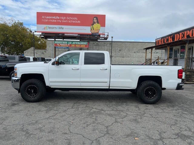 Used 2015 Chevrolet Silverado 2500 LTZ w/ Duramax Plus Package image 4
