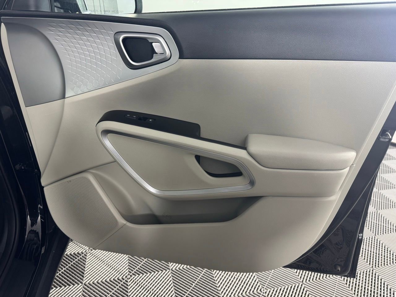 Used 2025 Kia Soul LX w/ LX Technology Package FWD image 40