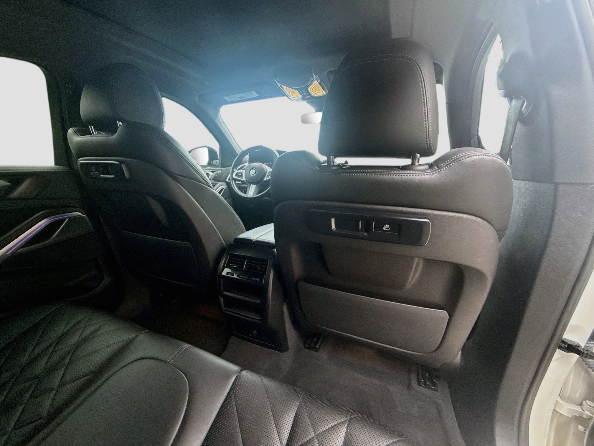 Used 2023 BMW X6 xDrive40i w/ M Sport Package AWD/4WD image 28