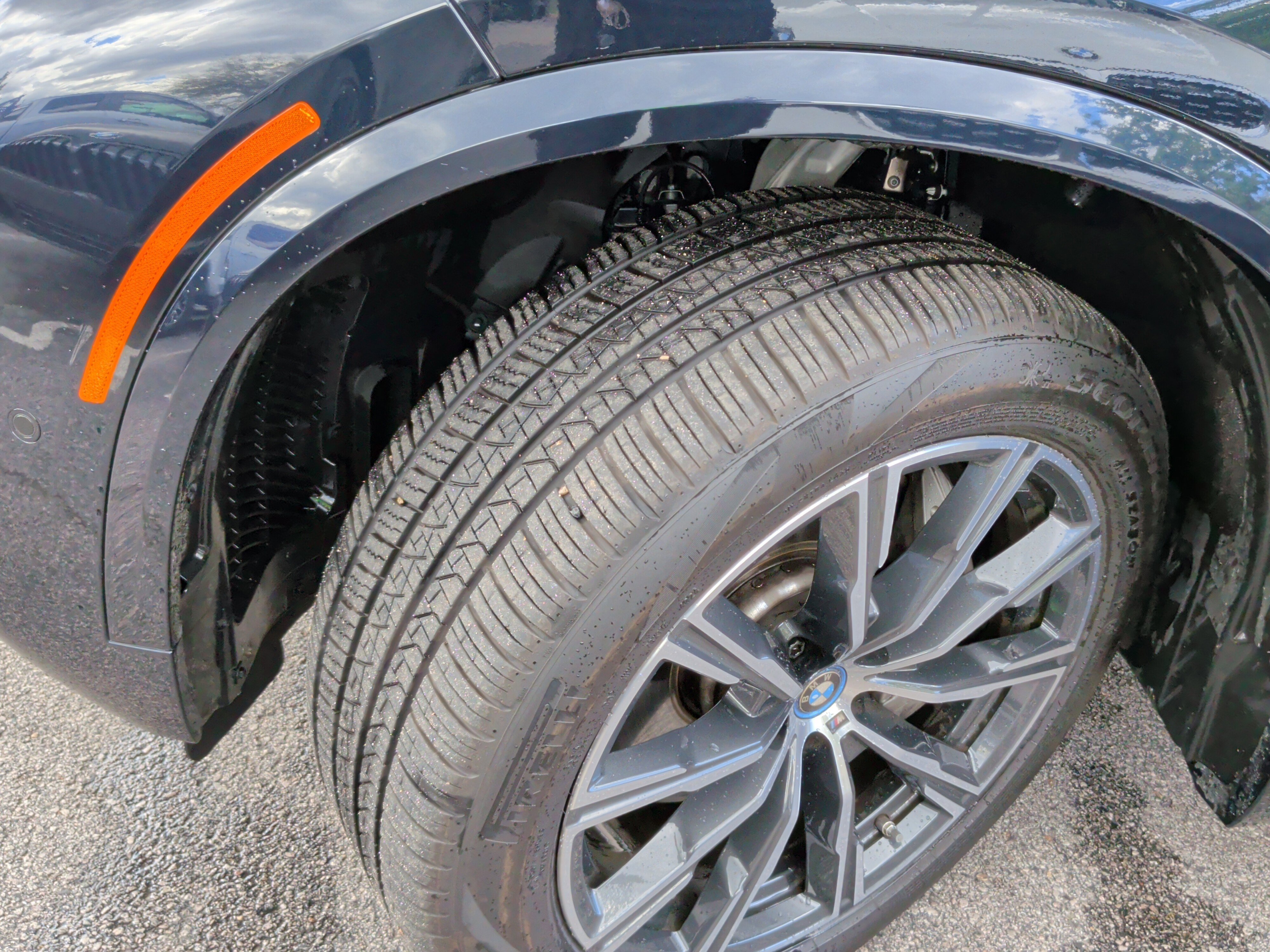 Certified 2025 BMW X5 xDrive50e w/ M Sport Package image 13