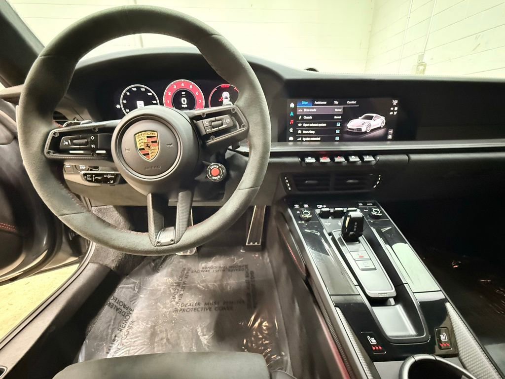Used 2025 Porsche 911 Carrera 4 GTS image 41