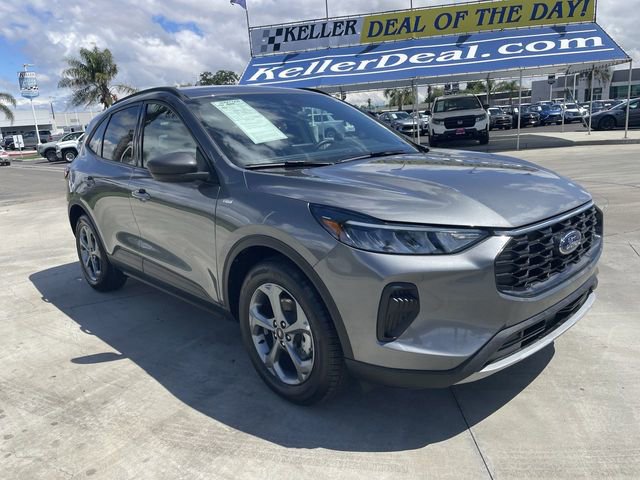 Used 2025 Ford Escape ST-Line FWD image 2