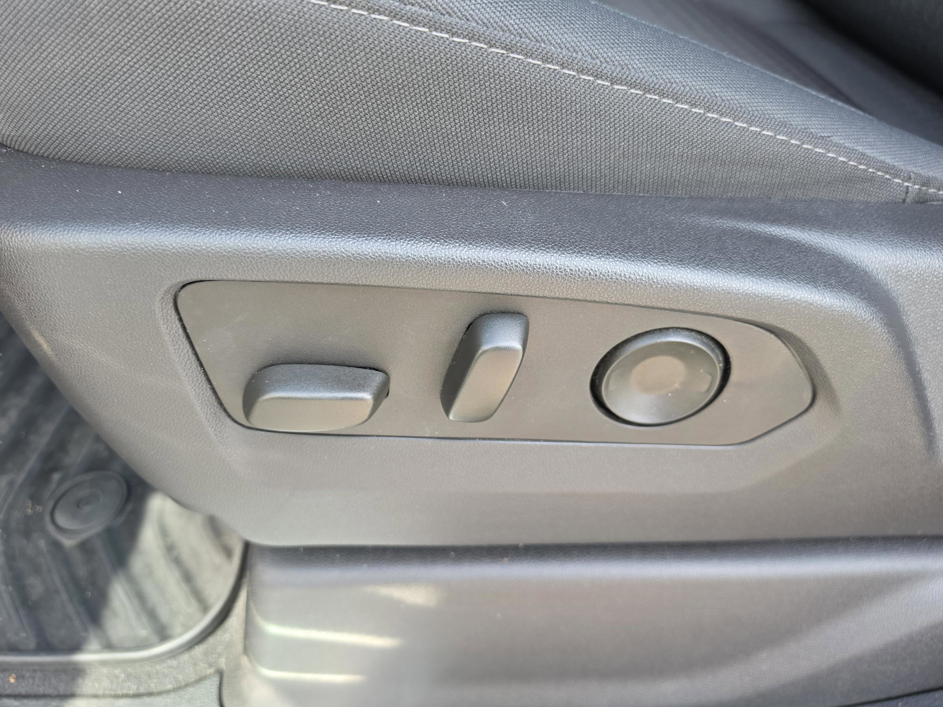 Used 2024 Chevrolet Silverado 1500 LT image 21