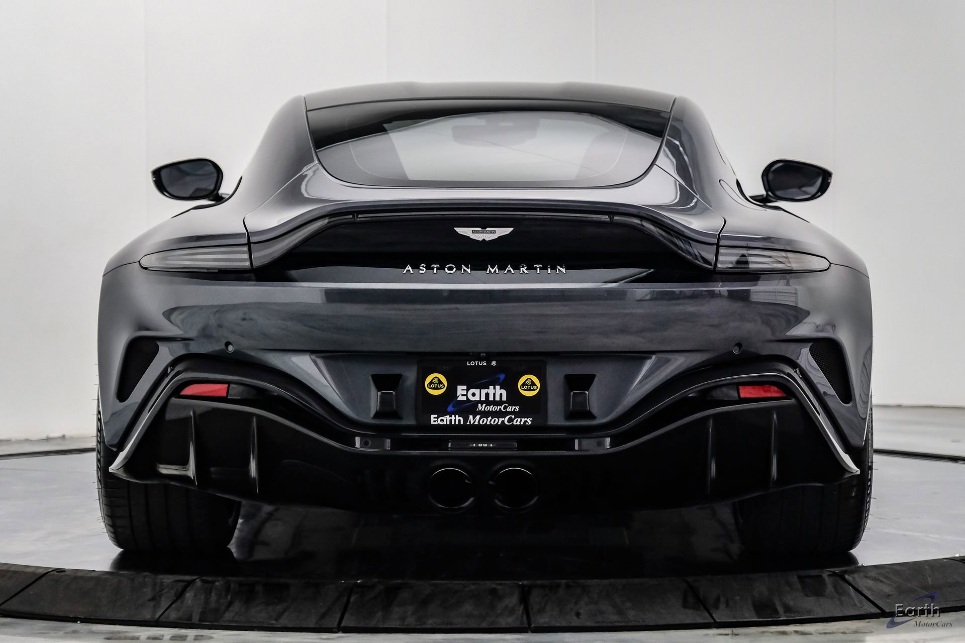 Used 2023 Aston Martin V12 Vantage RWD image 15