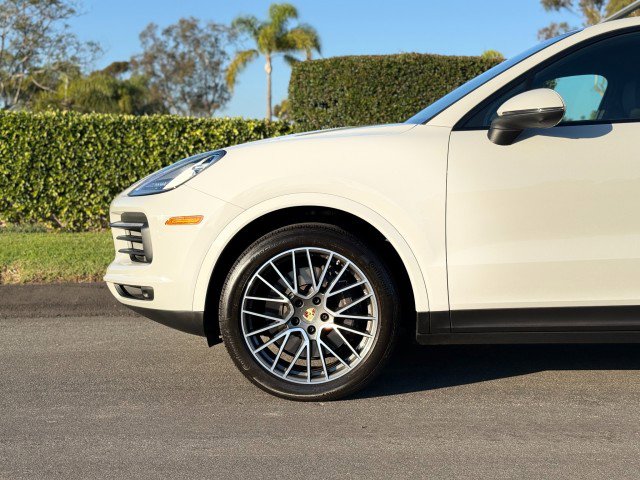 Used 2023 Porsche Cayenne Coupe image 3