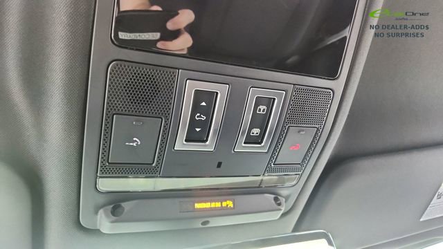 Used 2024 Land Rover Defender 110 X-Dynamic SE AWD/4WD image 52