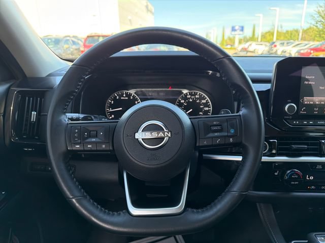 Used 2022 Nissan Pathfinder SV AWD/4WD image 9