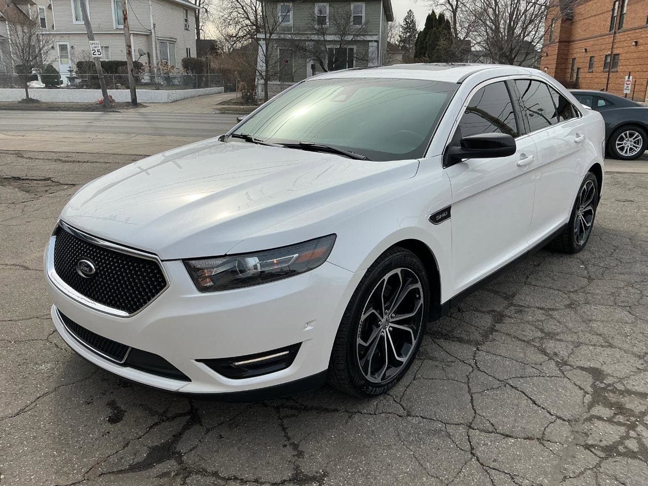Used 2013 Ford Taurus SHO image 7