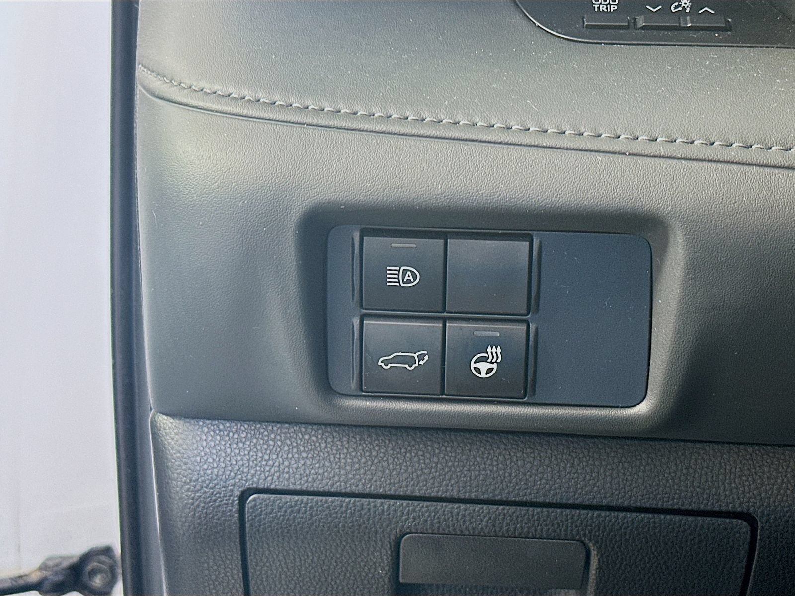 Used 2020 Toyota Highlander Limited AWD/4WD image 10