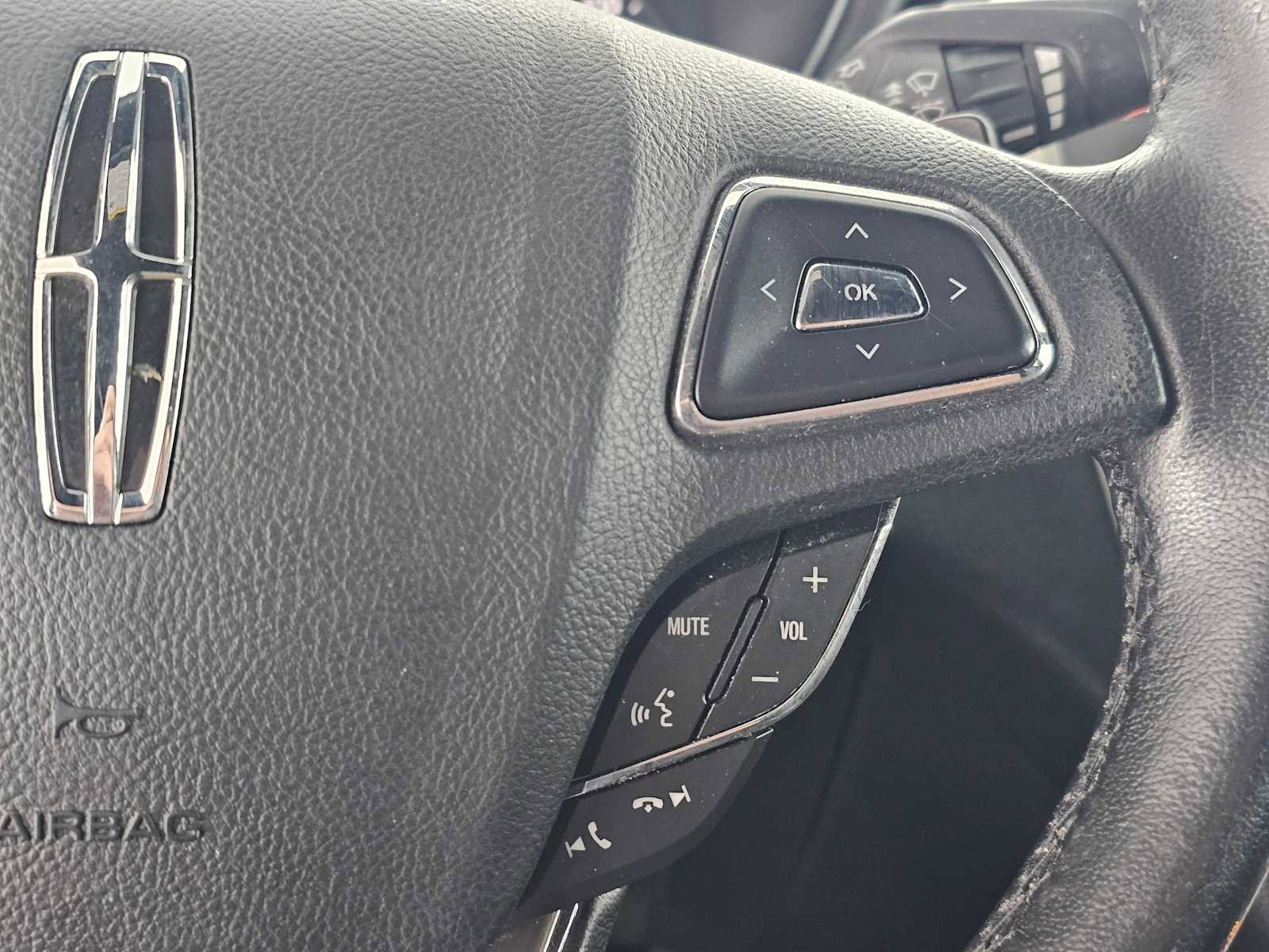 Used 2016 Lincoln MKC Premiere image 28