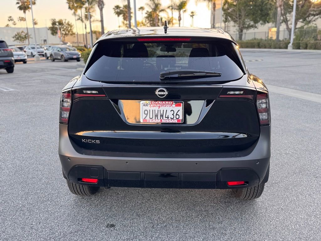 Certified 2025 Nissan Kicks SV image 7