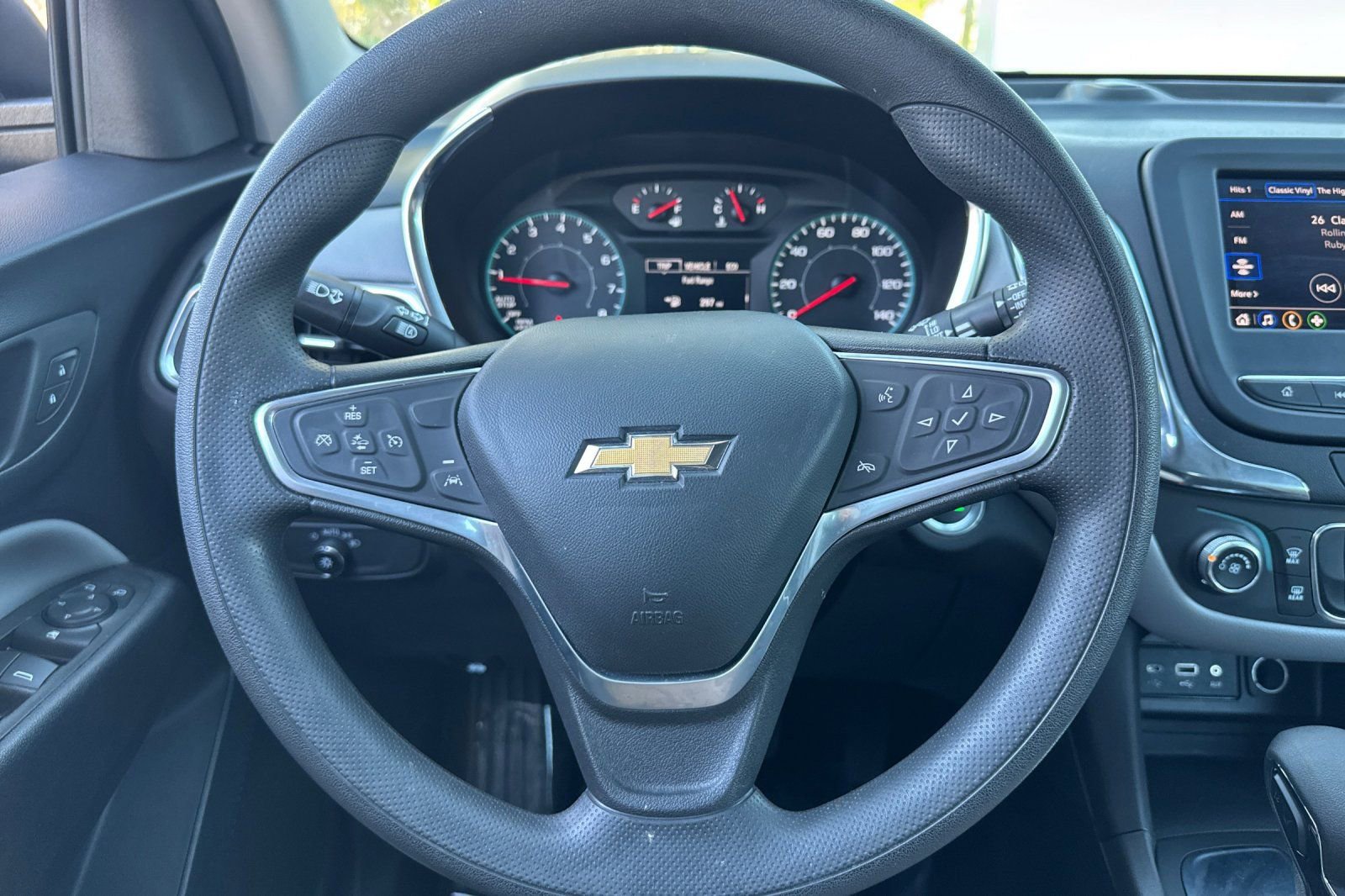 Used 2023 Chevrolet Equinox LS image 24