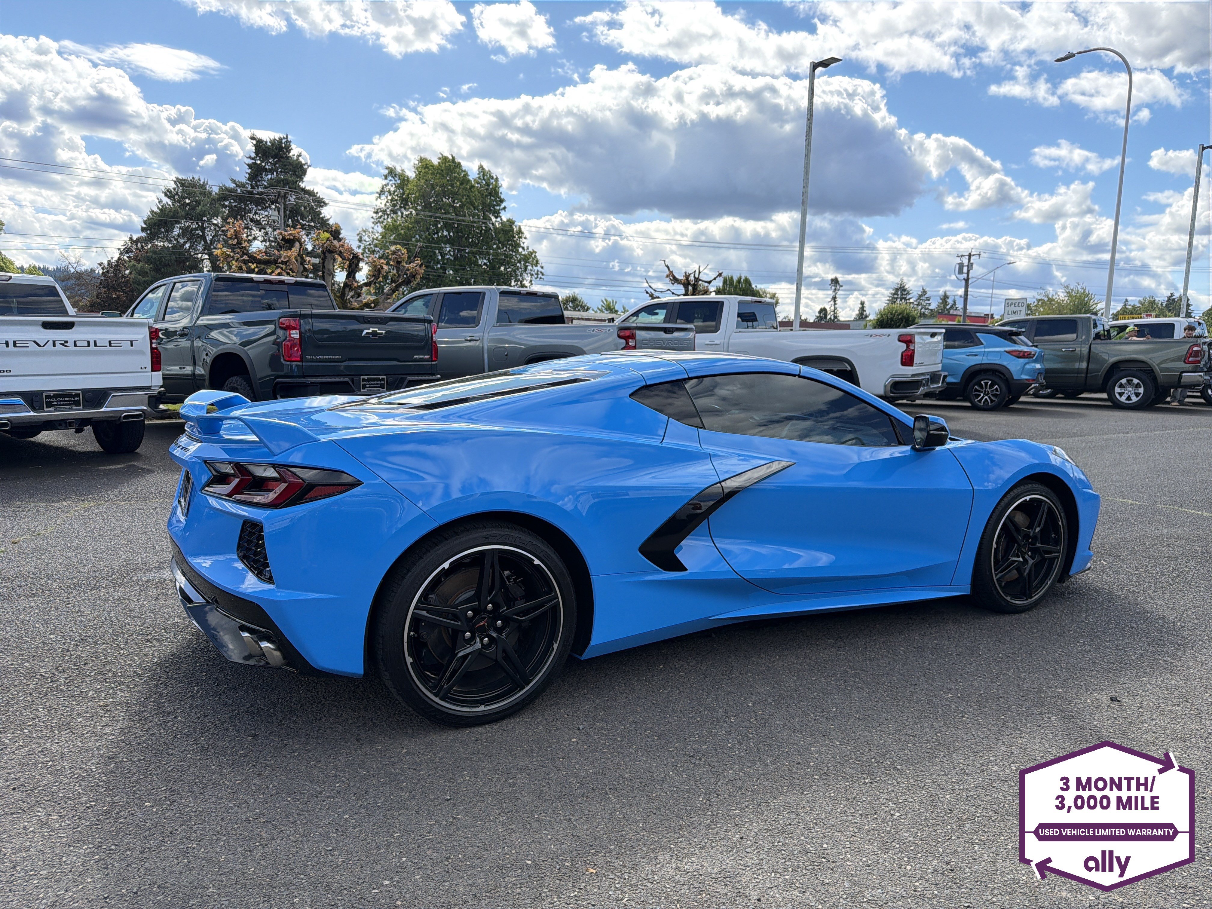 Used 2021 Chevrolet Corvette Stingray Coupe w/ Z51 Performance Package RWD image 6