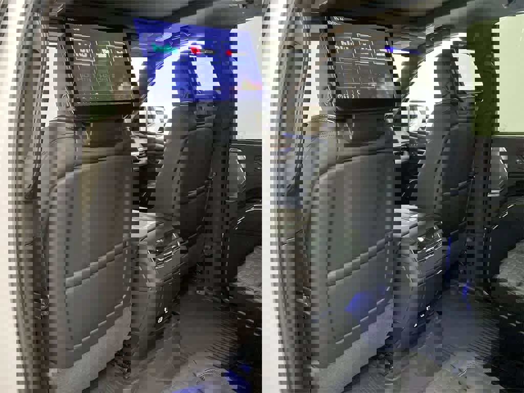 Certified 2024 Cadillac Escalade Premium Luxury Platinum image 17