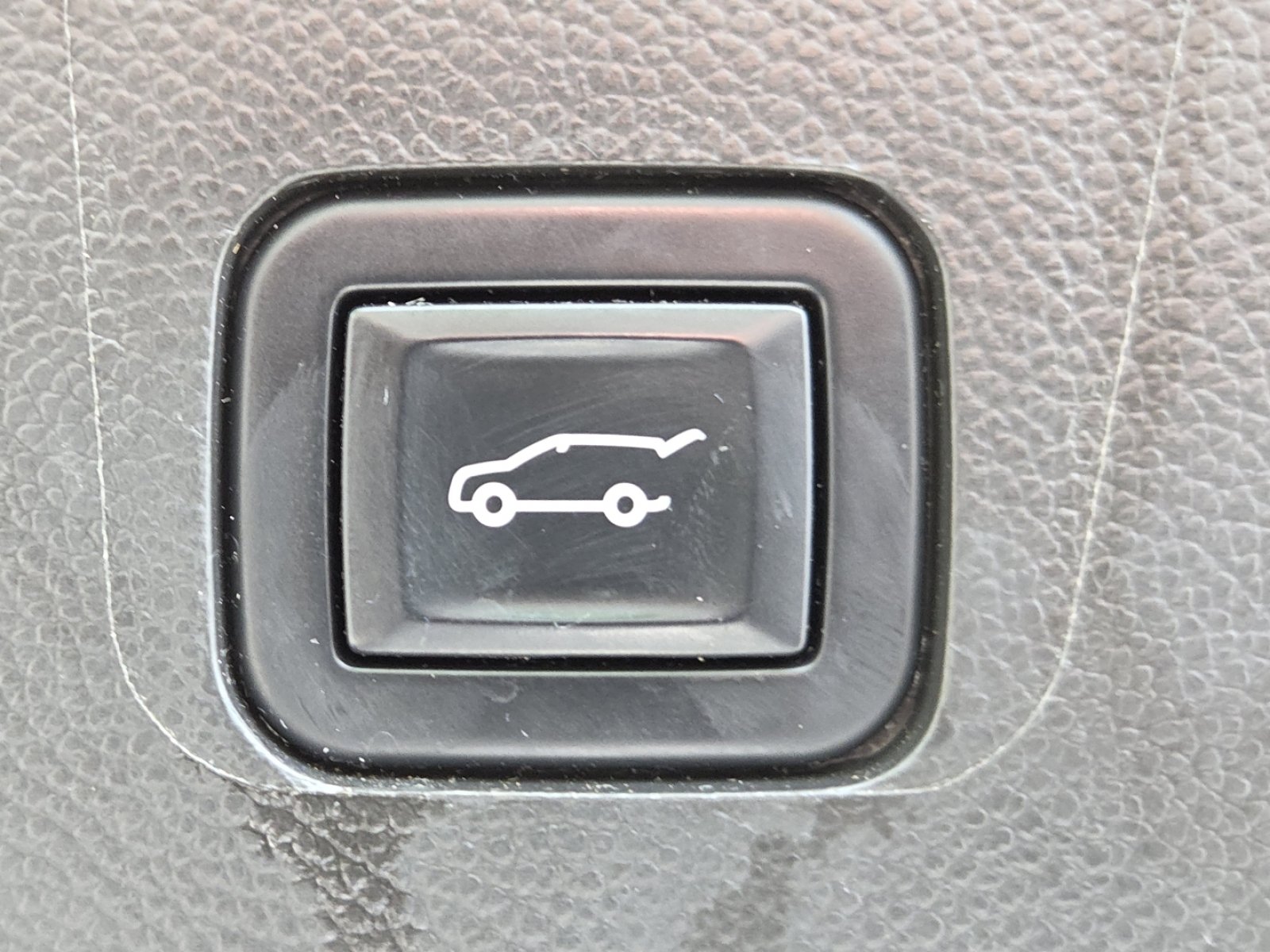 Used 2021 Chevrolet Traverse LT FWD image 22