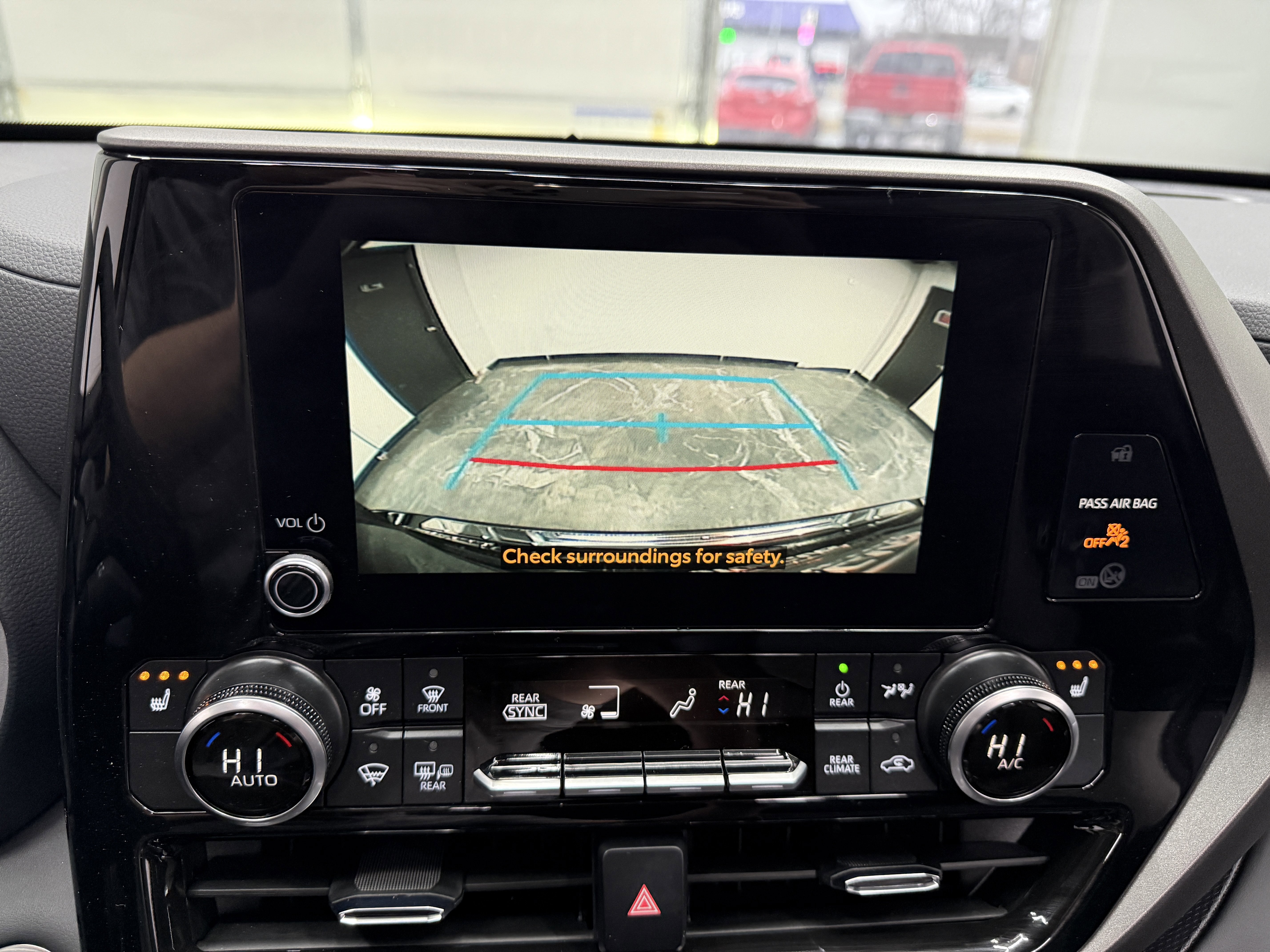 Used 2026 Toyota Highlander XLE image 18