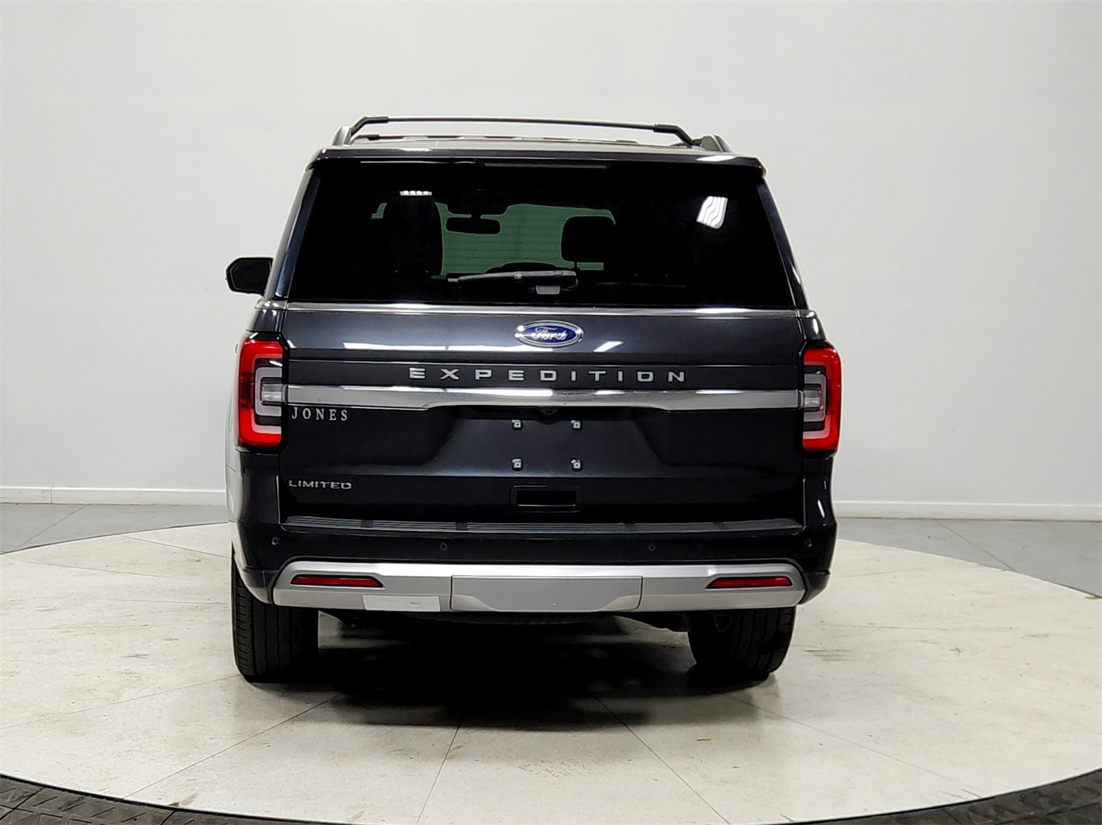 Used 2024 Ford Expedition Limited image 6