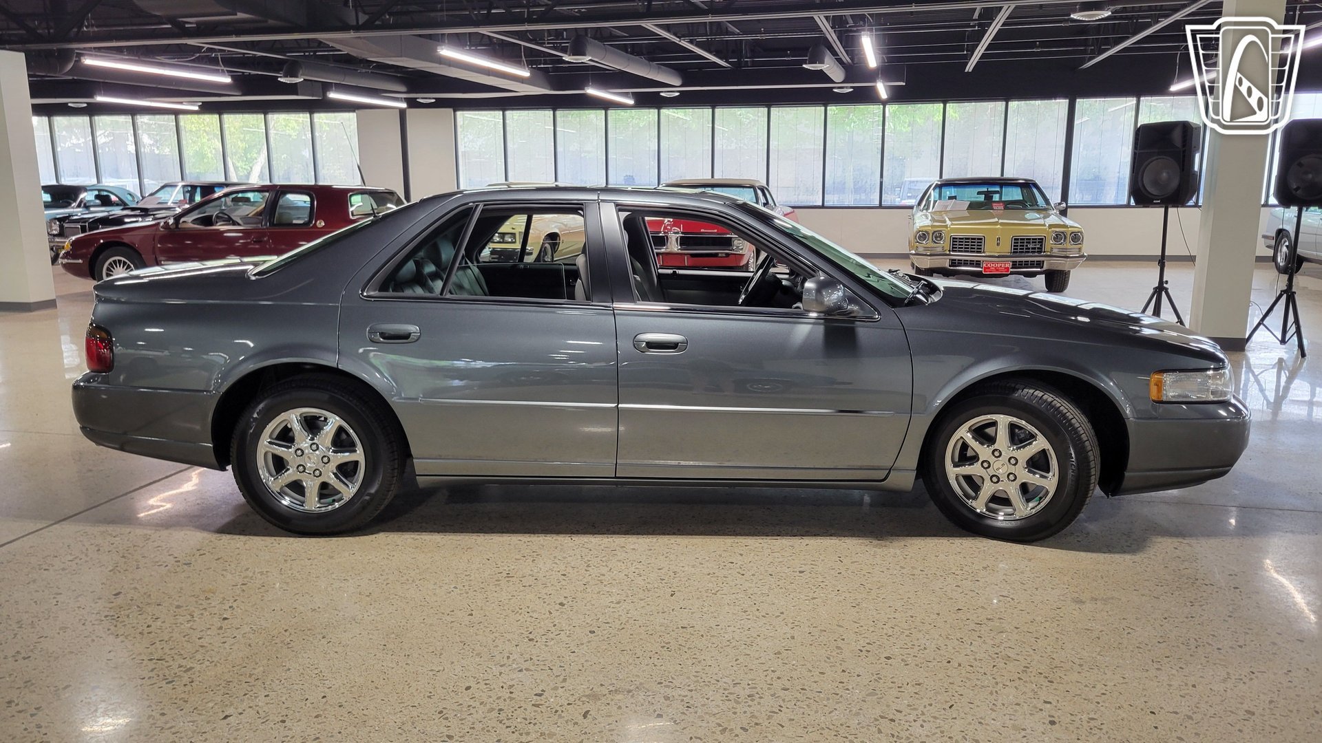 Used 2004 Cadillac Seville SLS w/ Preferred Equipment Group FWD image 37